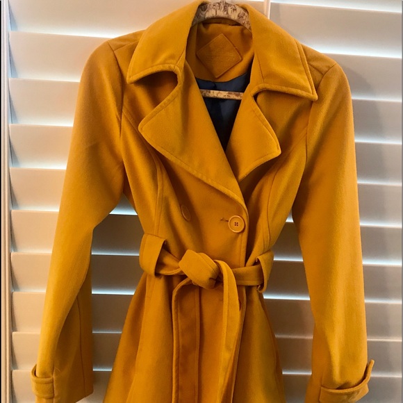Beautiful Gold Double Breasted Belted Coat Medium
